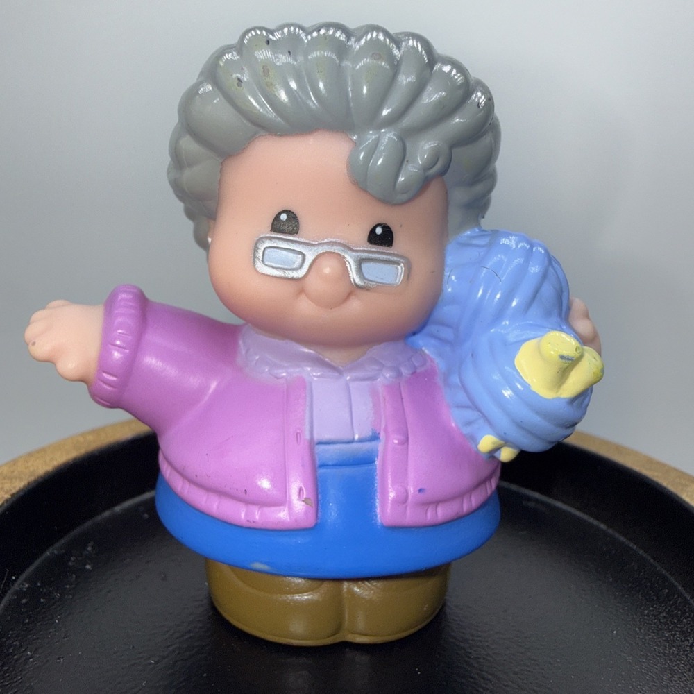Fisher Price Little People Grandma Grandmother Granny Yarn Knitting Crochet Nana - Picture 2 of 6